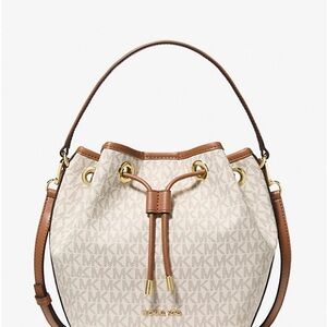 Michael Kors NWT Avery Medium Signature Messenger bag